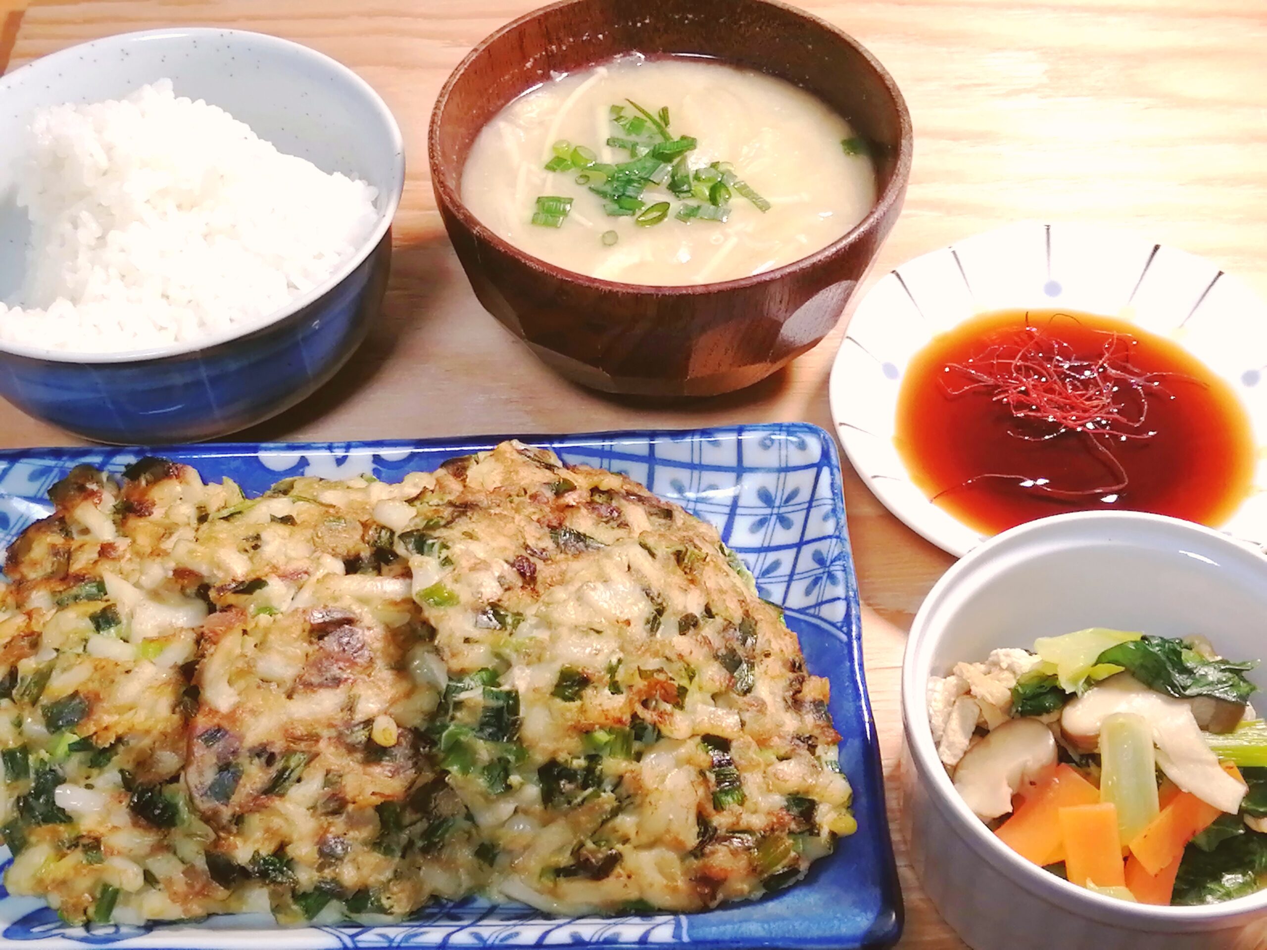 うどん餃子と小松菜の炒め煮定食